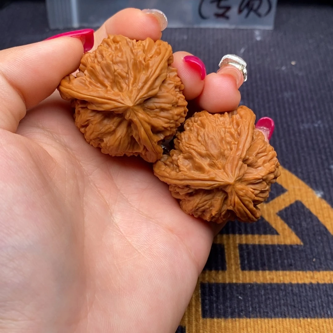 莫***宇文玩核桃把件白狮子