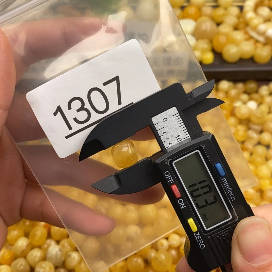 蜜蜡珠宝奇石未镶嵌