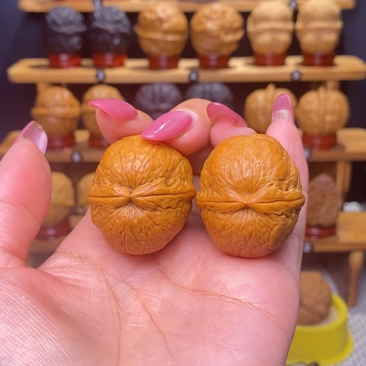 核桃蛇皮球。     38