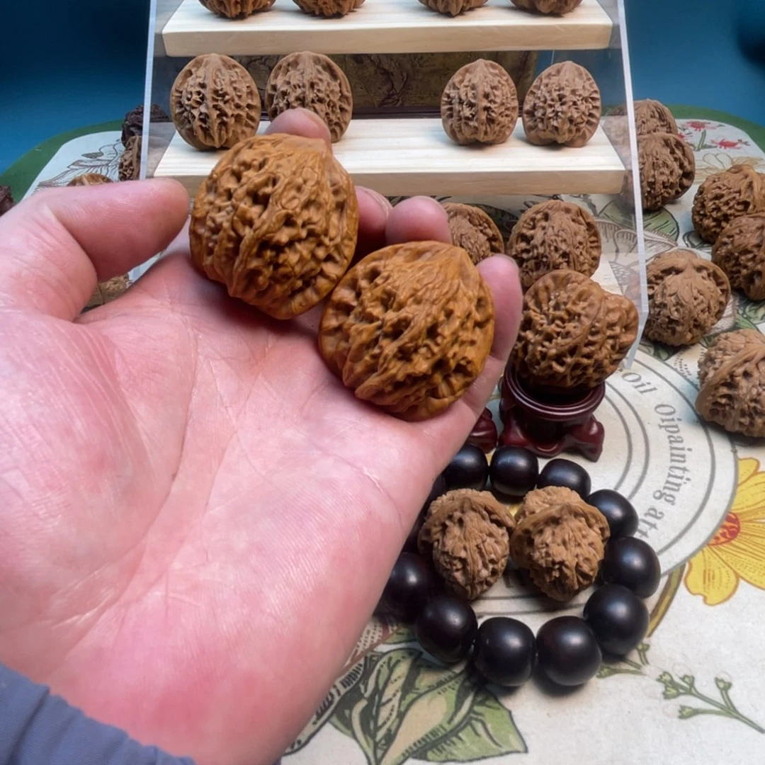 文玩核桃吊坠麦穗虎头