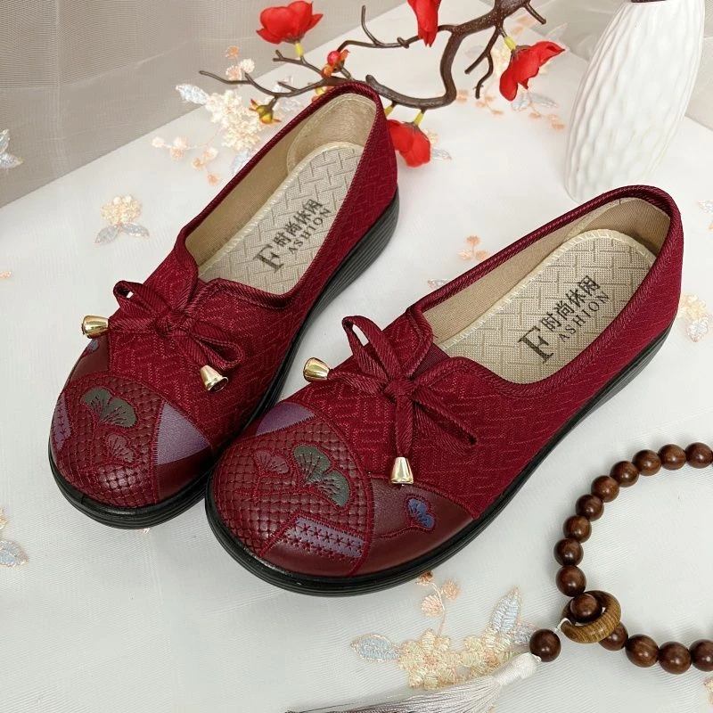 大码新中式宽脚春秋款耐磨妈妈鞋中老年女鞋舒适不挤脚老北京布鞋