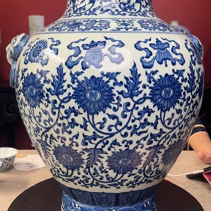 瓶青花缠枝寿字八宝铺首尊