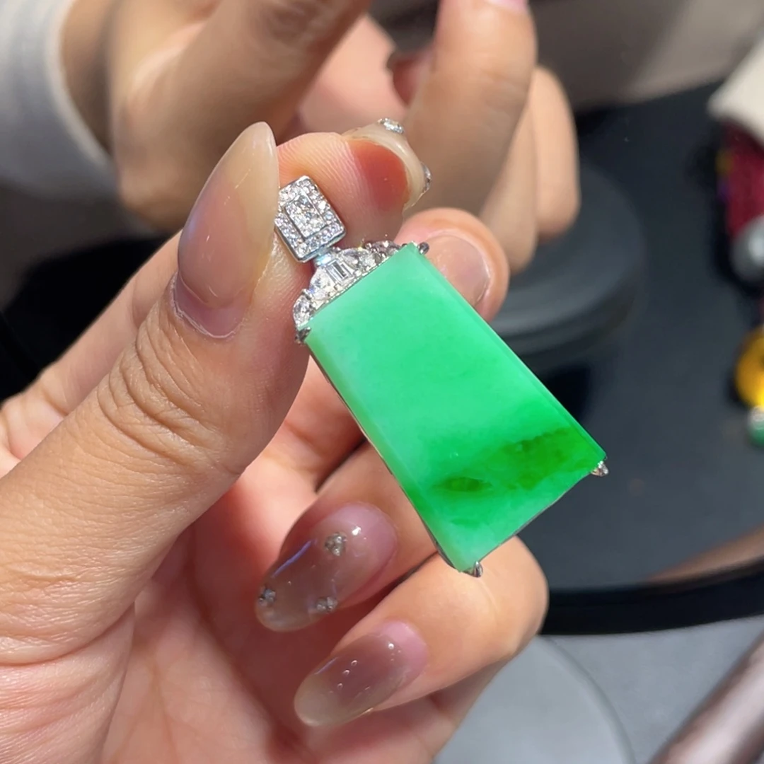 颈饰银S925镶嵌翡翠吊坠