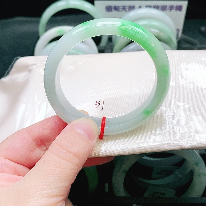 翡翠未镶嵌手镯505
