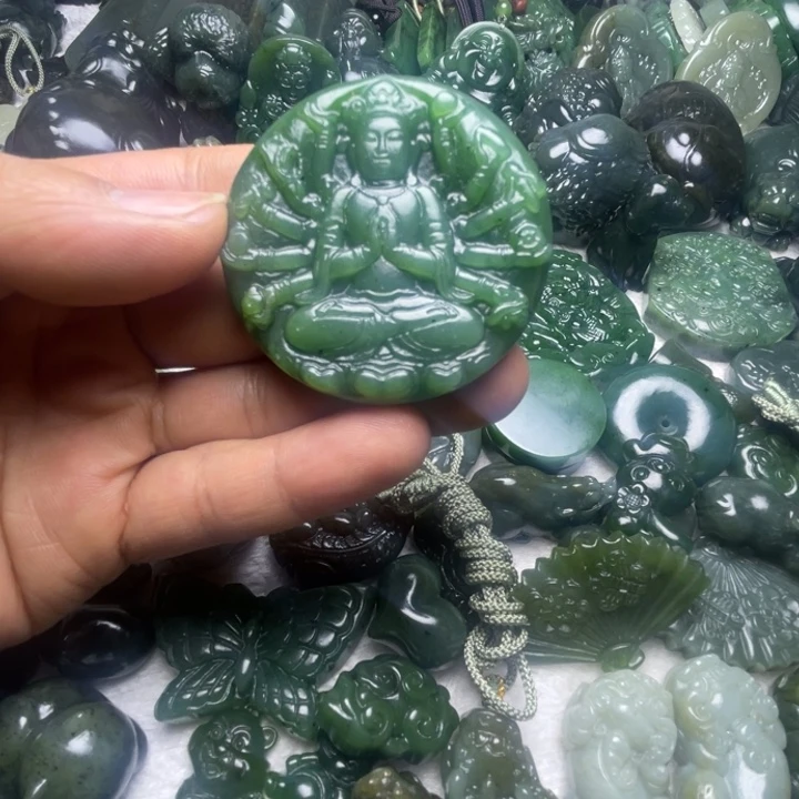 和田玉未镶嵌颈饰