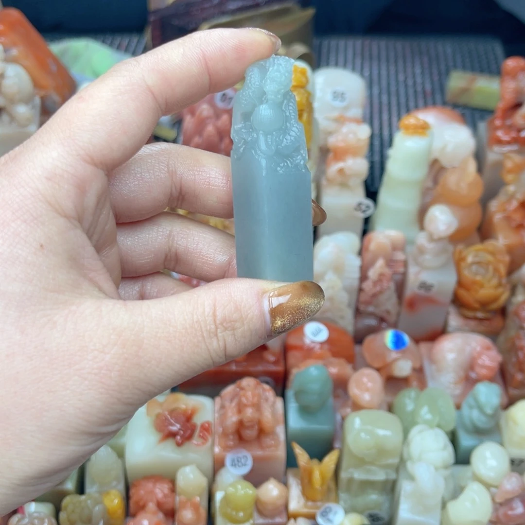 寿山石印石钱**?丹东精