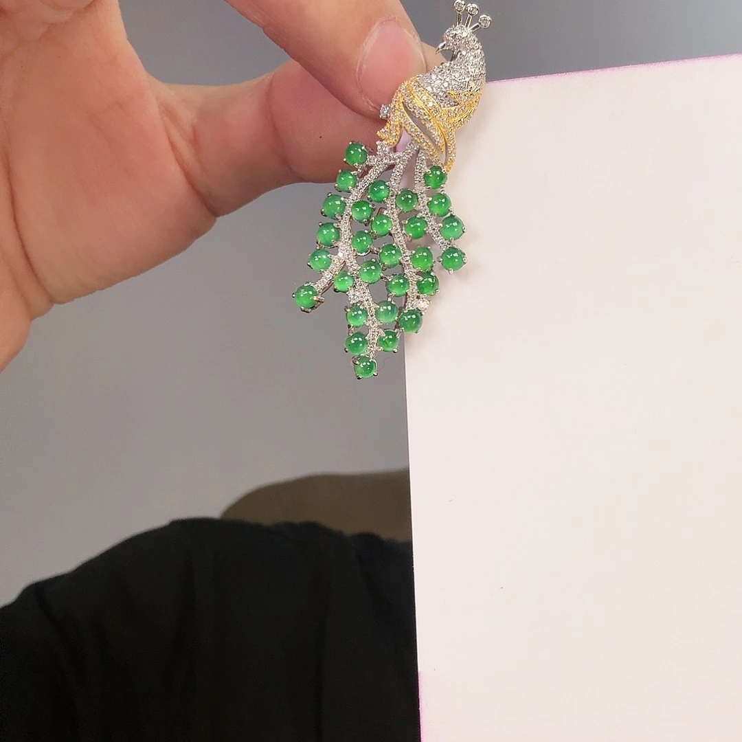 翡翠颈饰未镶嵌一件