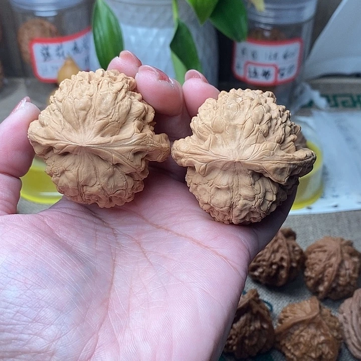 文玩核桃吊坠龙鼎