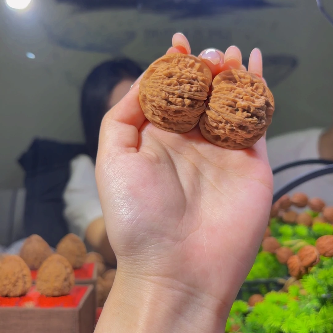 桃核把件努*力40四座楼原生态