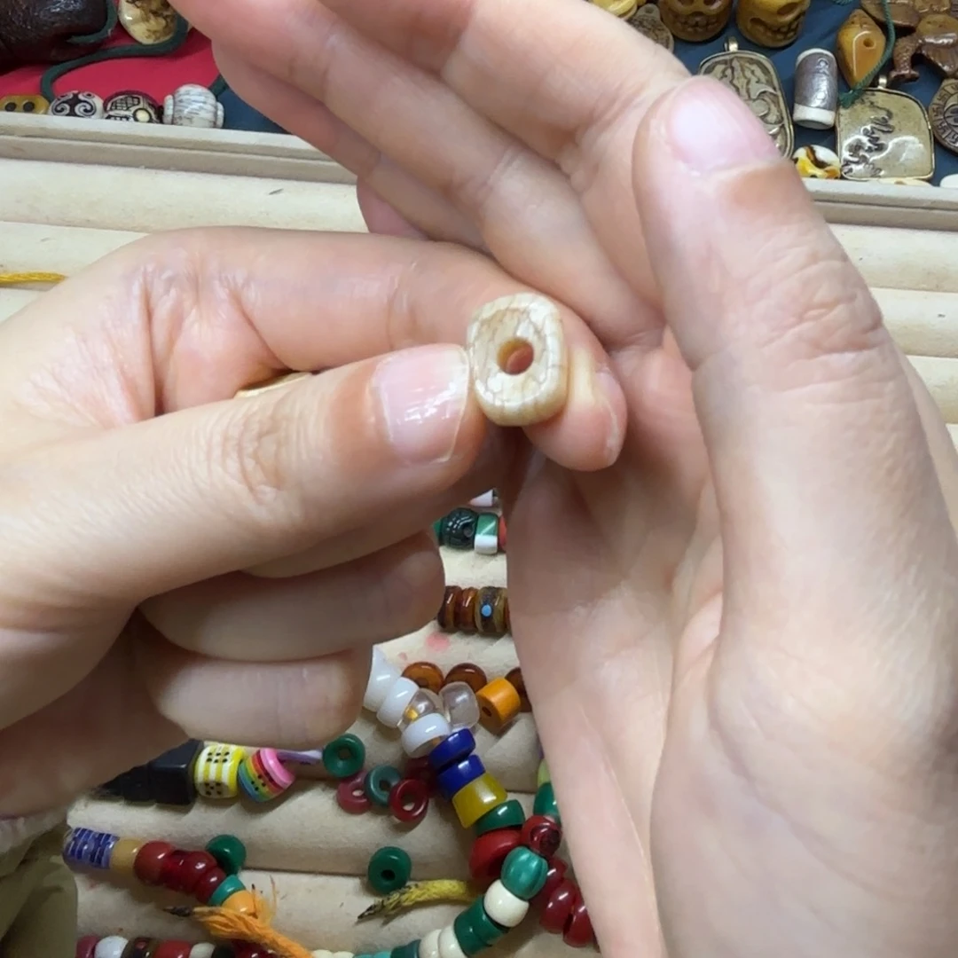 你**的配饰师是专业生产的高级