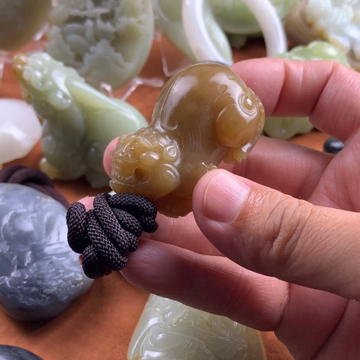 未镶嵌和田玉挂件