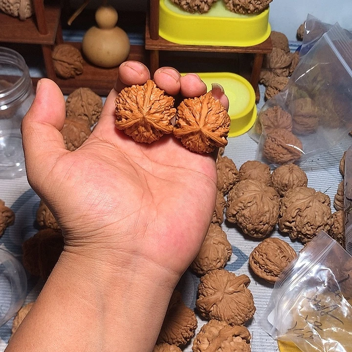 贰***马吊坠文玩核桃三棱