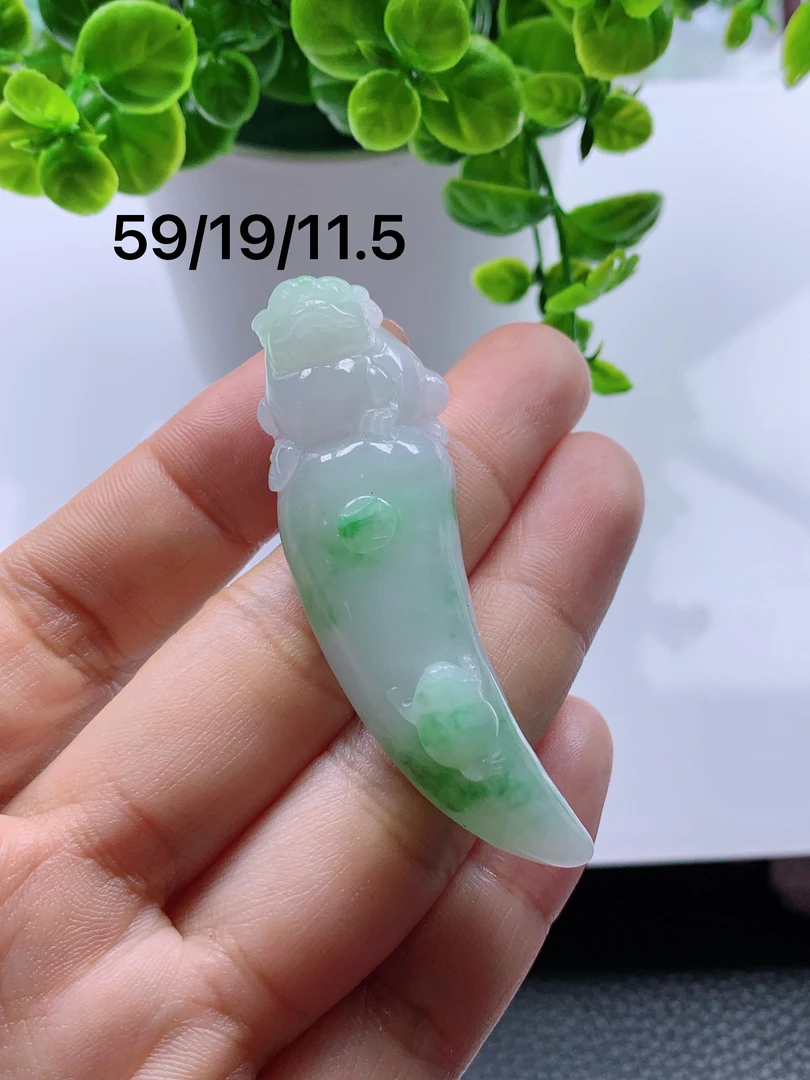 天然翡翠A货飘花呱呱来财龙牙貔貅吊坠