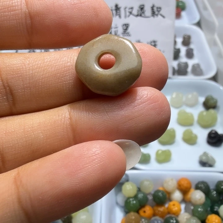 未镶嵌和田玉珠宝半成品