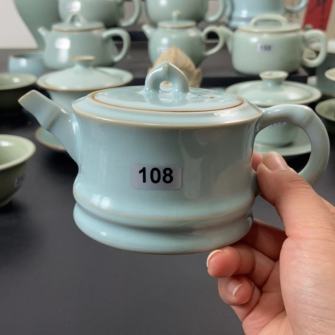 天青釉竹节壶微瑕