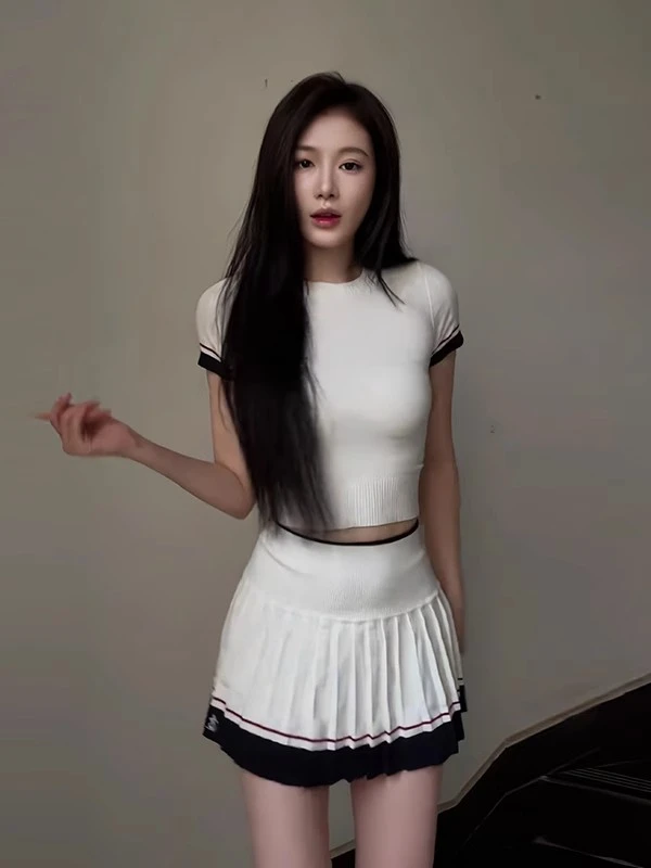 撞色小性感拼接短袖针织上衣女修身夏季高腰百褶裙网球裙短裙套装