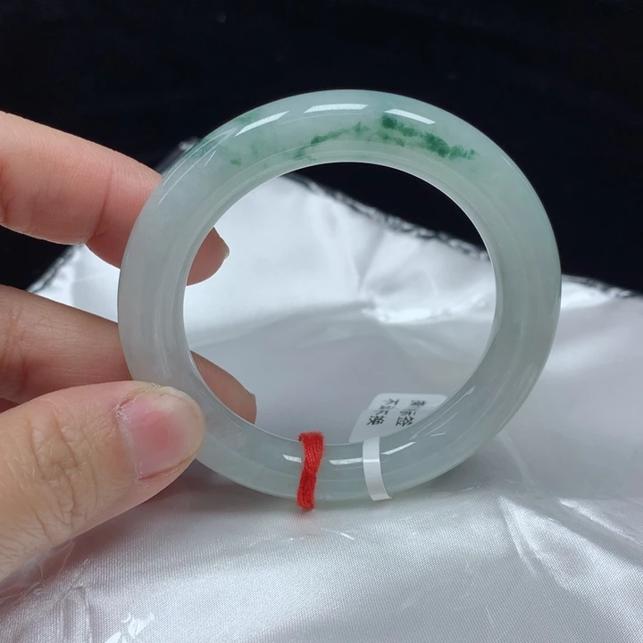 翡翠手镯（圆镯）未镶嵌52