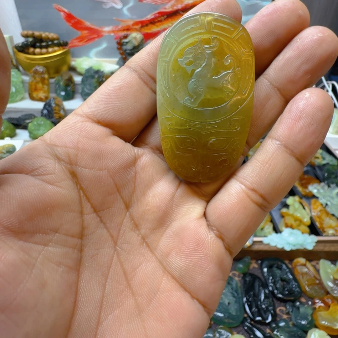 蛇纹石玉未镶嵌颈饰