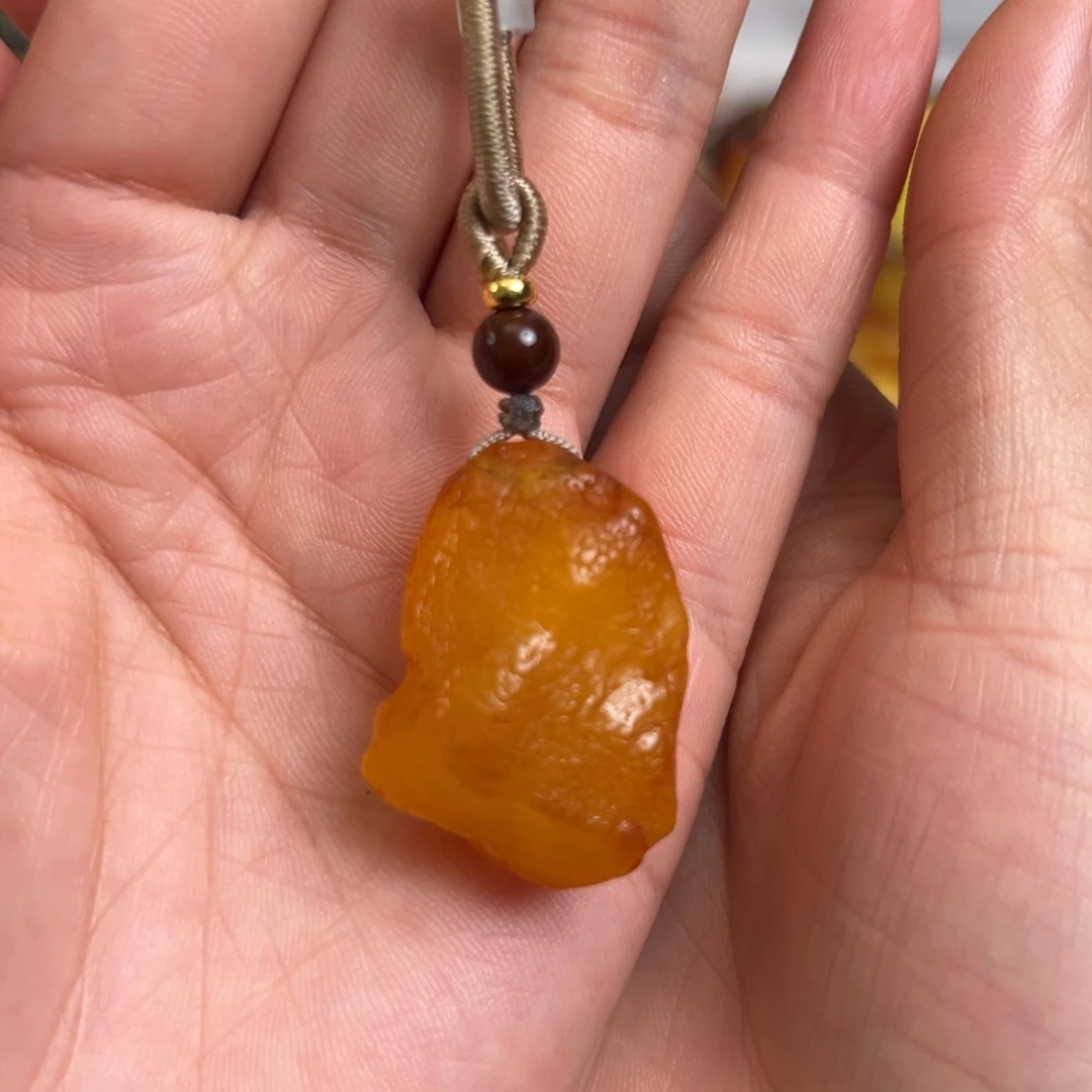 蜜蜡未镶嵌裸石微瑕