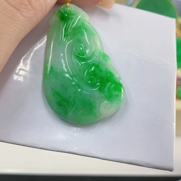 吊坠(不含链)18K金镶嵌翡翠