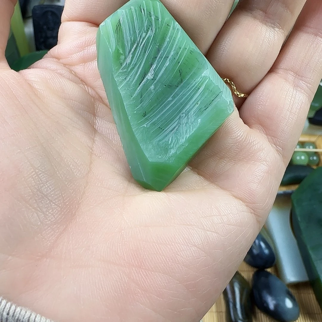 正***光颈饰未镶嵌和田玉