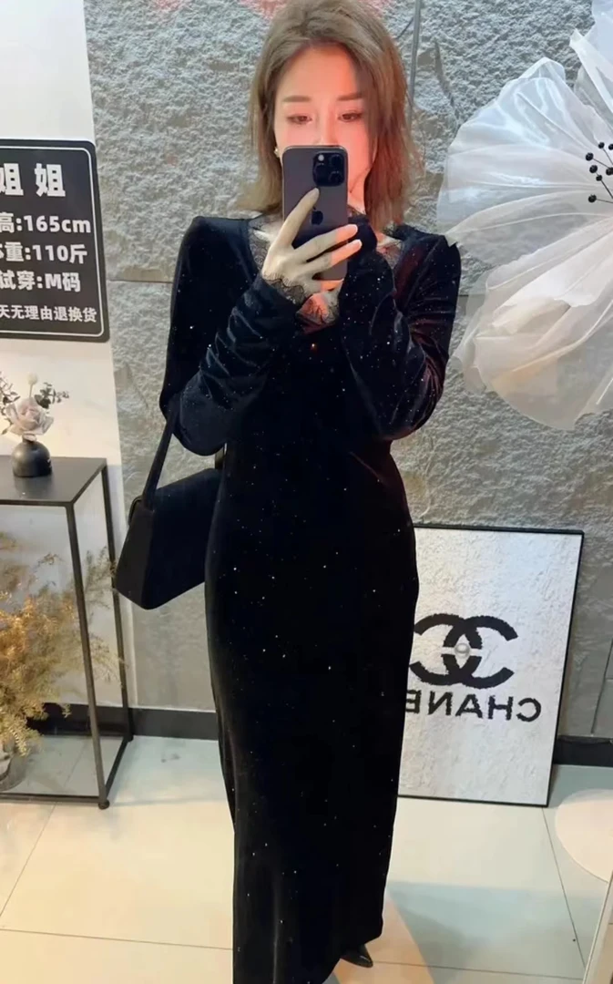 HW32赫本风高级感丝绒小黑裙法式气质名媛修身礼服连衣裙