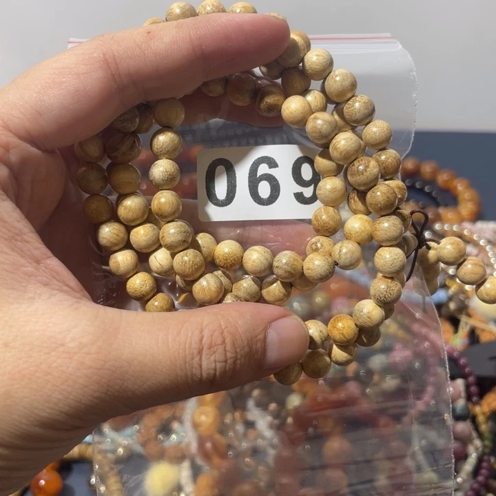 白玉菩提吊坠奶香木069