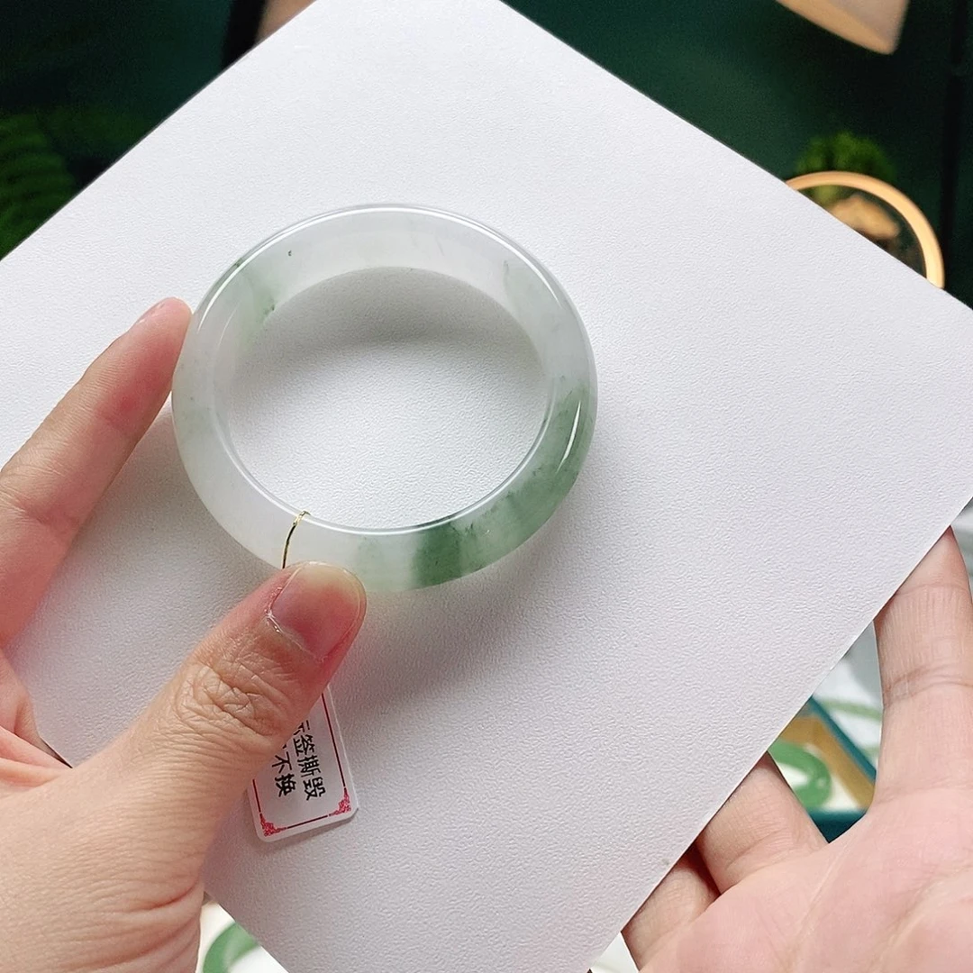 石英质玉手镯未镶嵌50