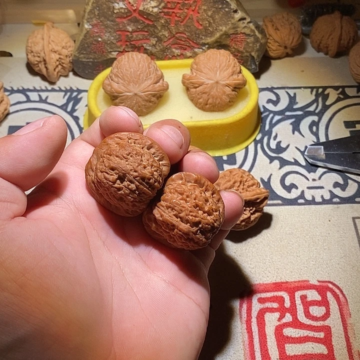 王***石小尺寸血麒麟一对