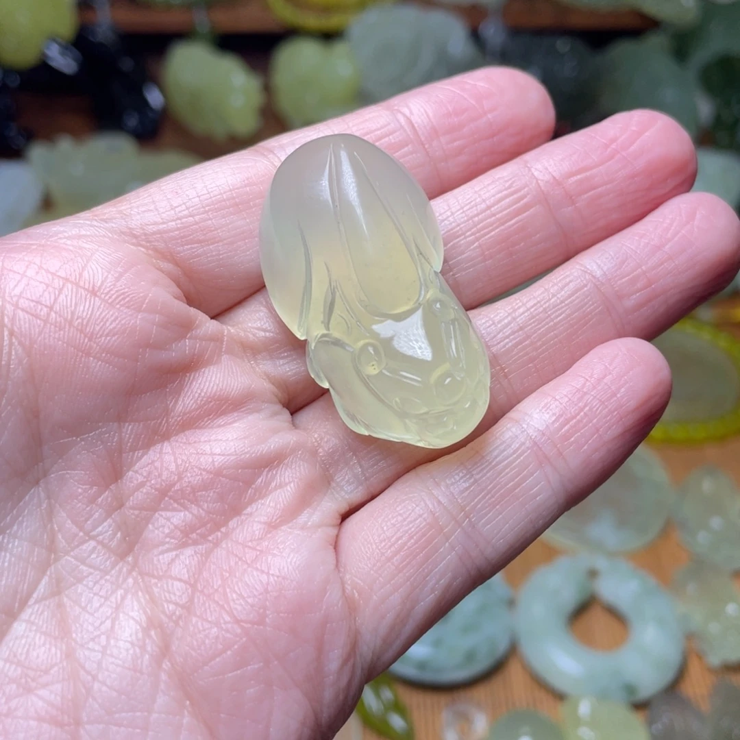 岫玉未镶嵌岫玉吊坠