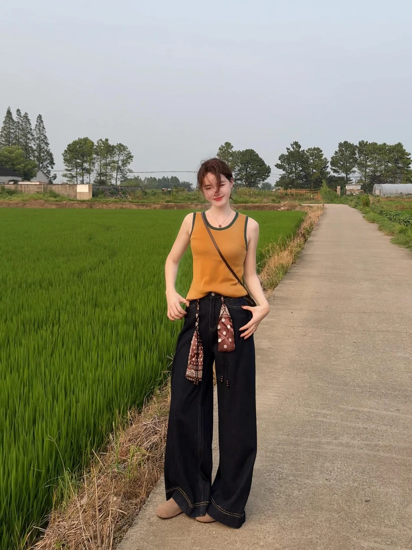 【心动符号】初秋新款打底显白拼色休闲圆领背心牛仔裤套装琥珀流风