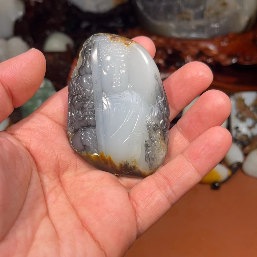 和田玉未镶嵌把件