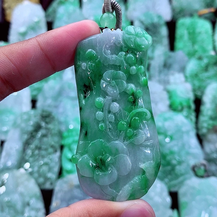 吊坠(不含链)未镶嵌翡翠