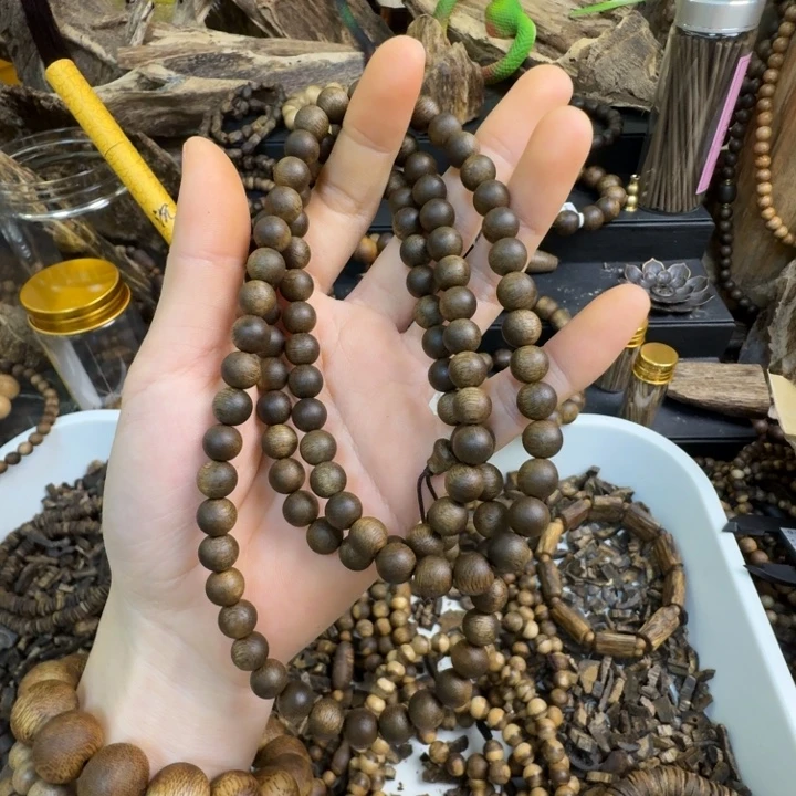 沉香沉香碎屑海南莺歌绿0.8大26克