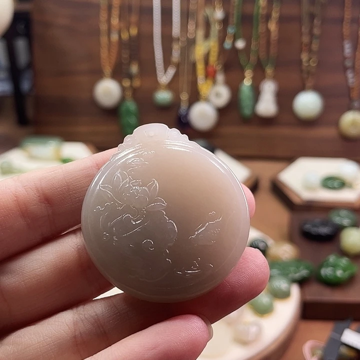 和田玉未镶嵌颈饰乐*柚