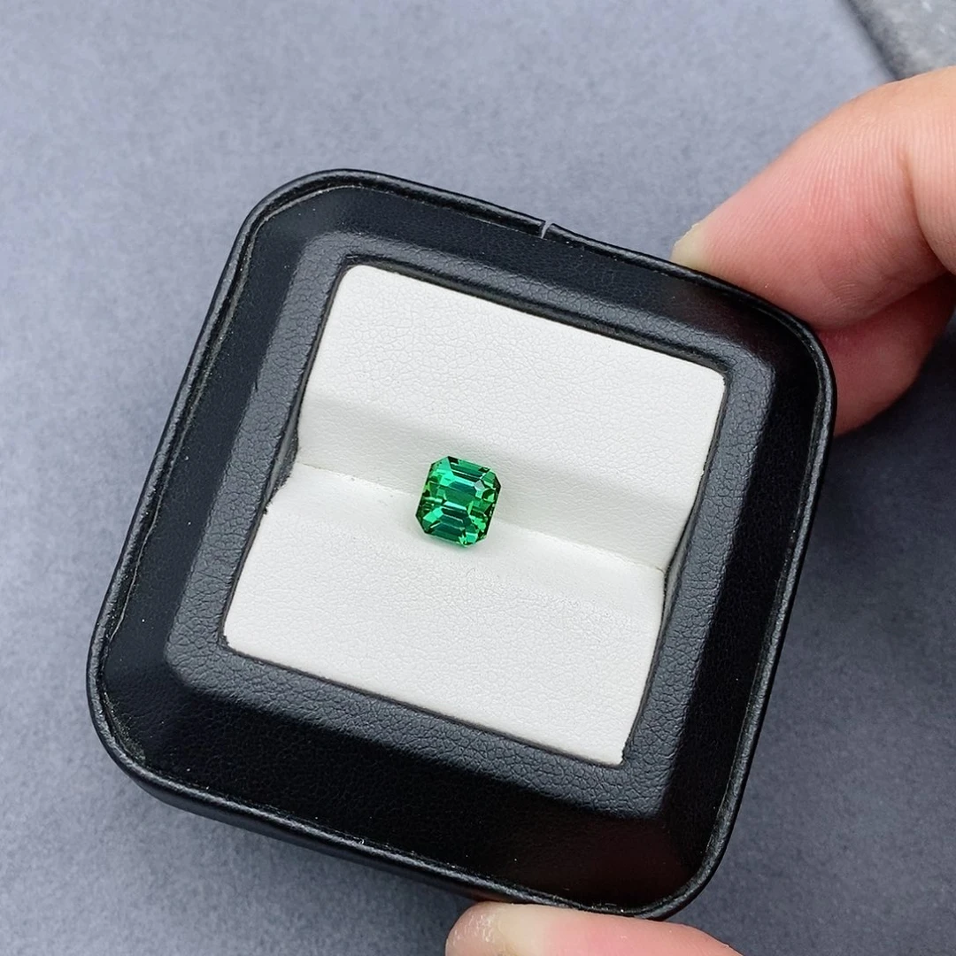 碧玺珠宝半成品未镶嵌2.5ct拉贡裸石