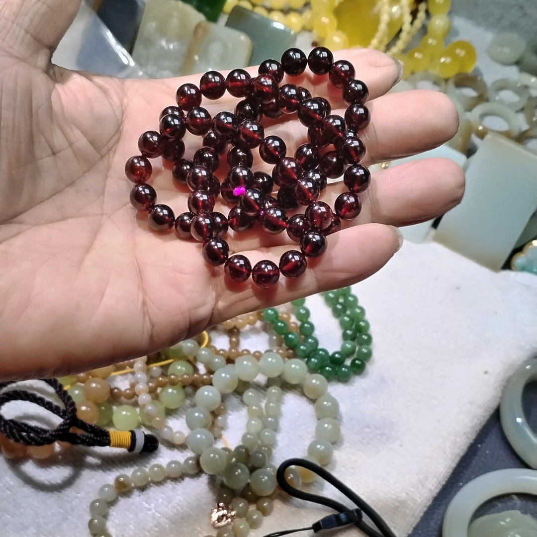 未镶嵌石榴石素圈手串卡8珠子