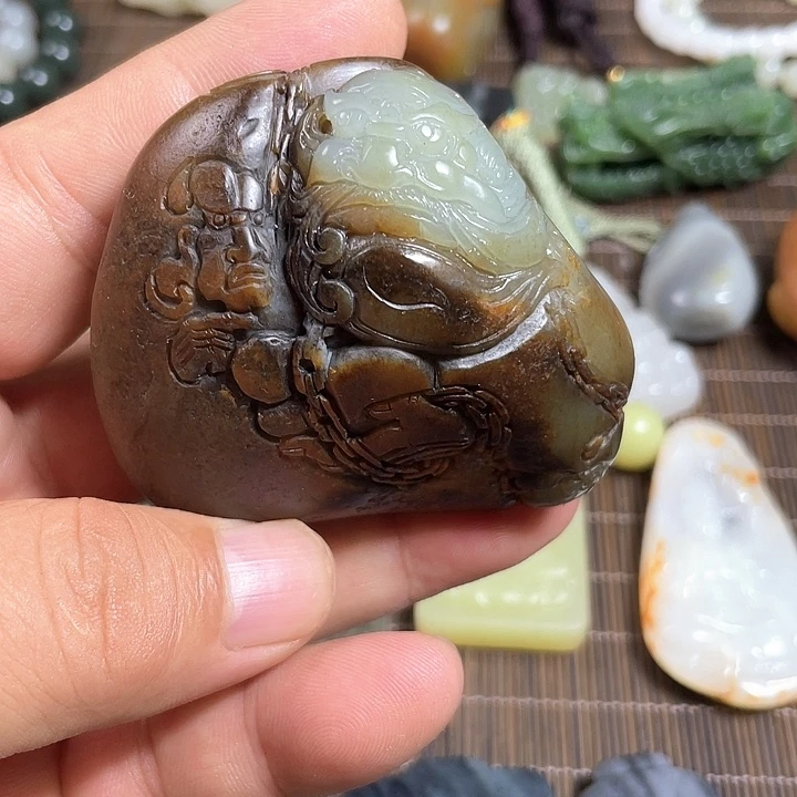 未镶嵌和田玉摆件