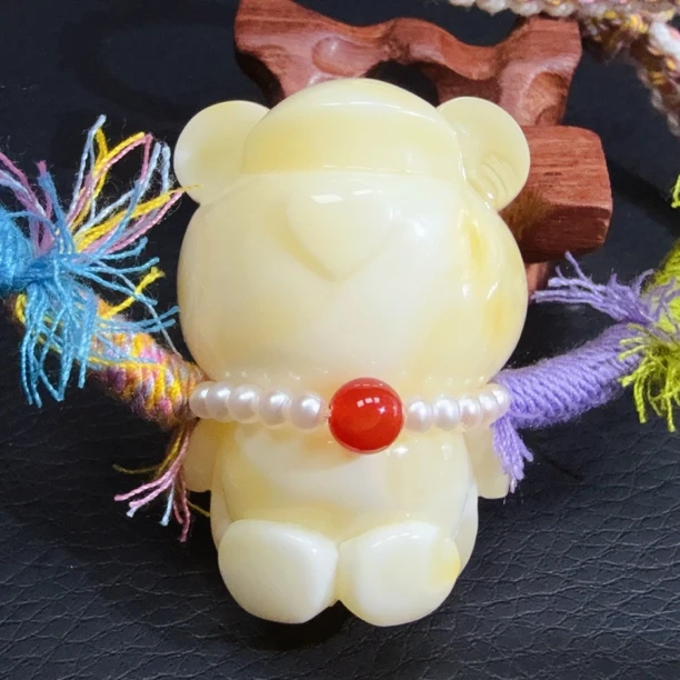 【伟伟鉴定】天然蜜蜡 白蜡立体 设计款小熊吊坠 40×27×22 手工编绳
