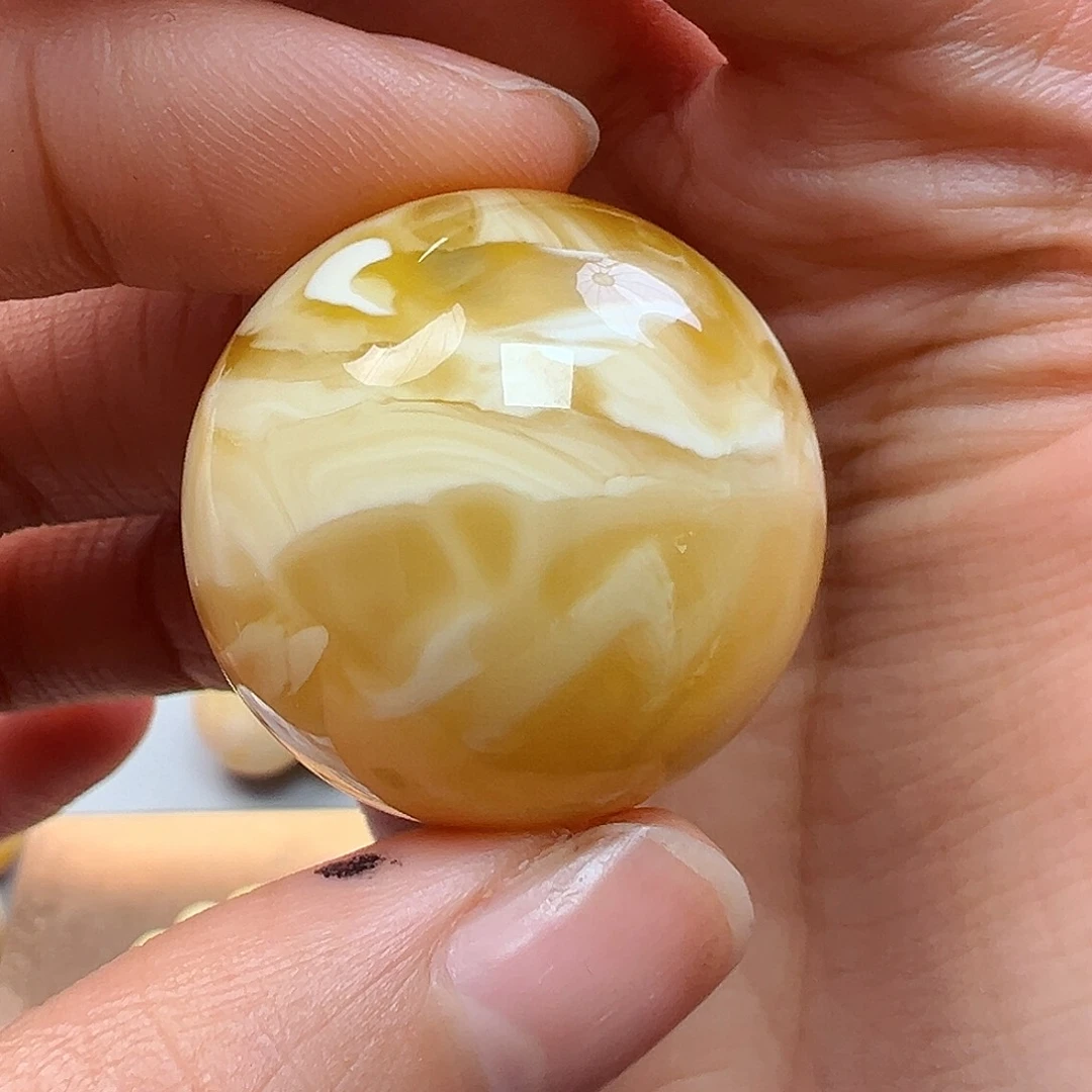 蜜蜡未镶嵌珠宝奇石