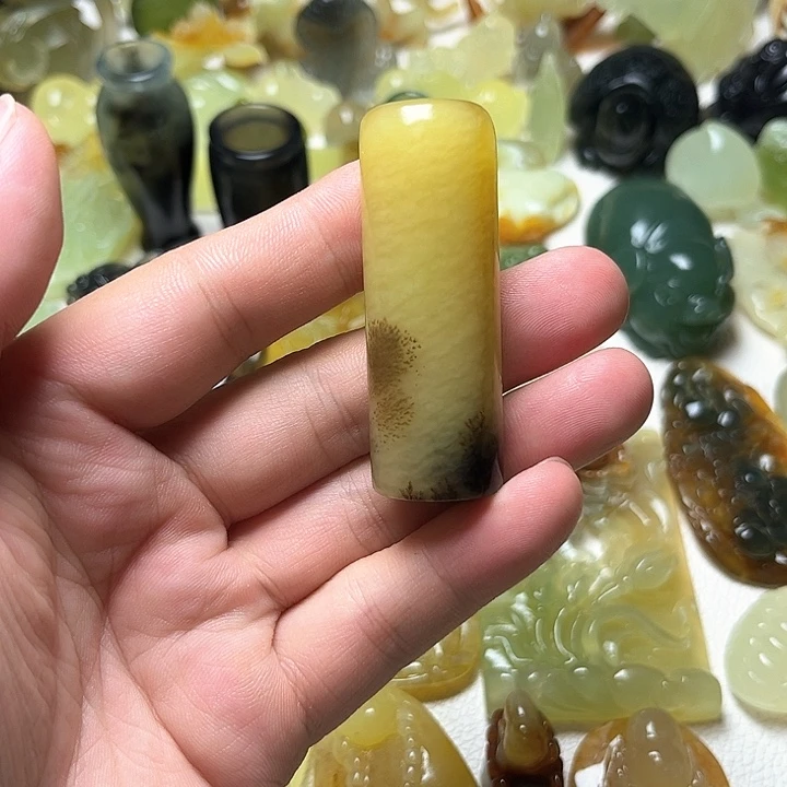 未镶嵌蛇纹石玉颈饰