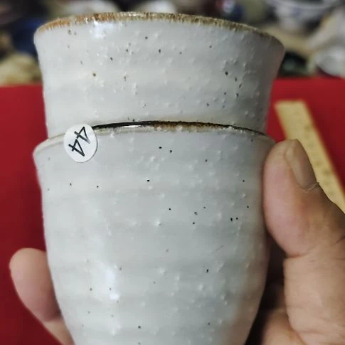 瓷片瓷片，各种摆件，均有瑕疵。沙锅！
