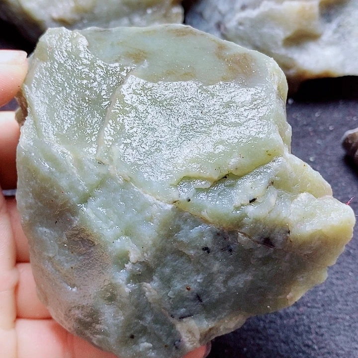 未镶嵌和田玉（糖玉）珠宝半成品