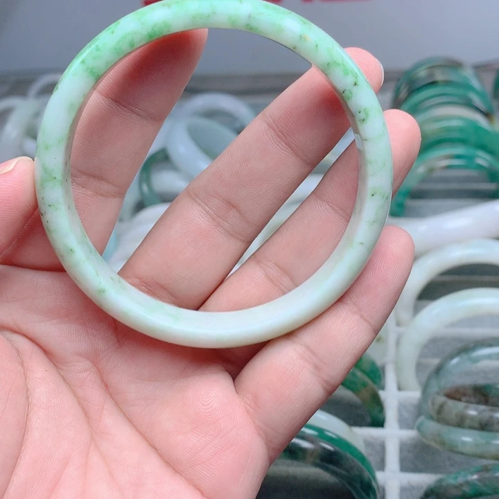 独山玉未镶嵌手镯66