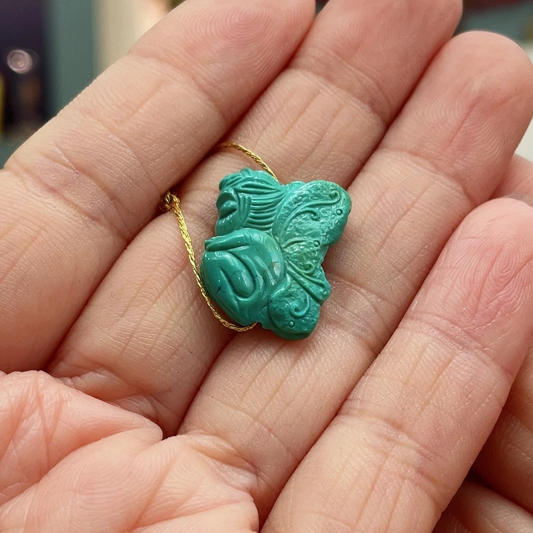 绿松石颈饰未镶嵌