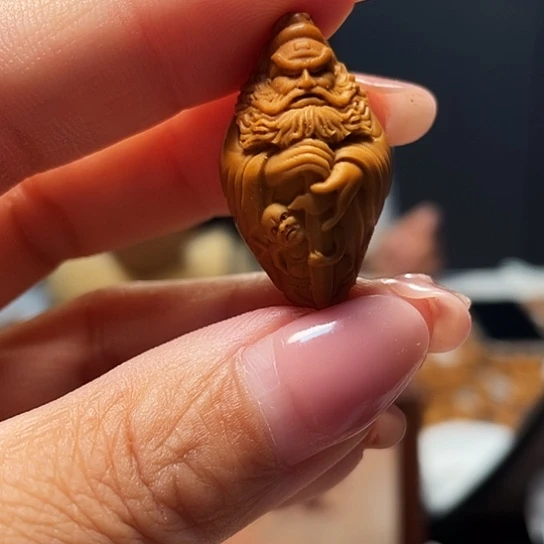 橄榄核是由橄榄油制