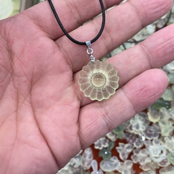 蛇纹石玉合金颈饰