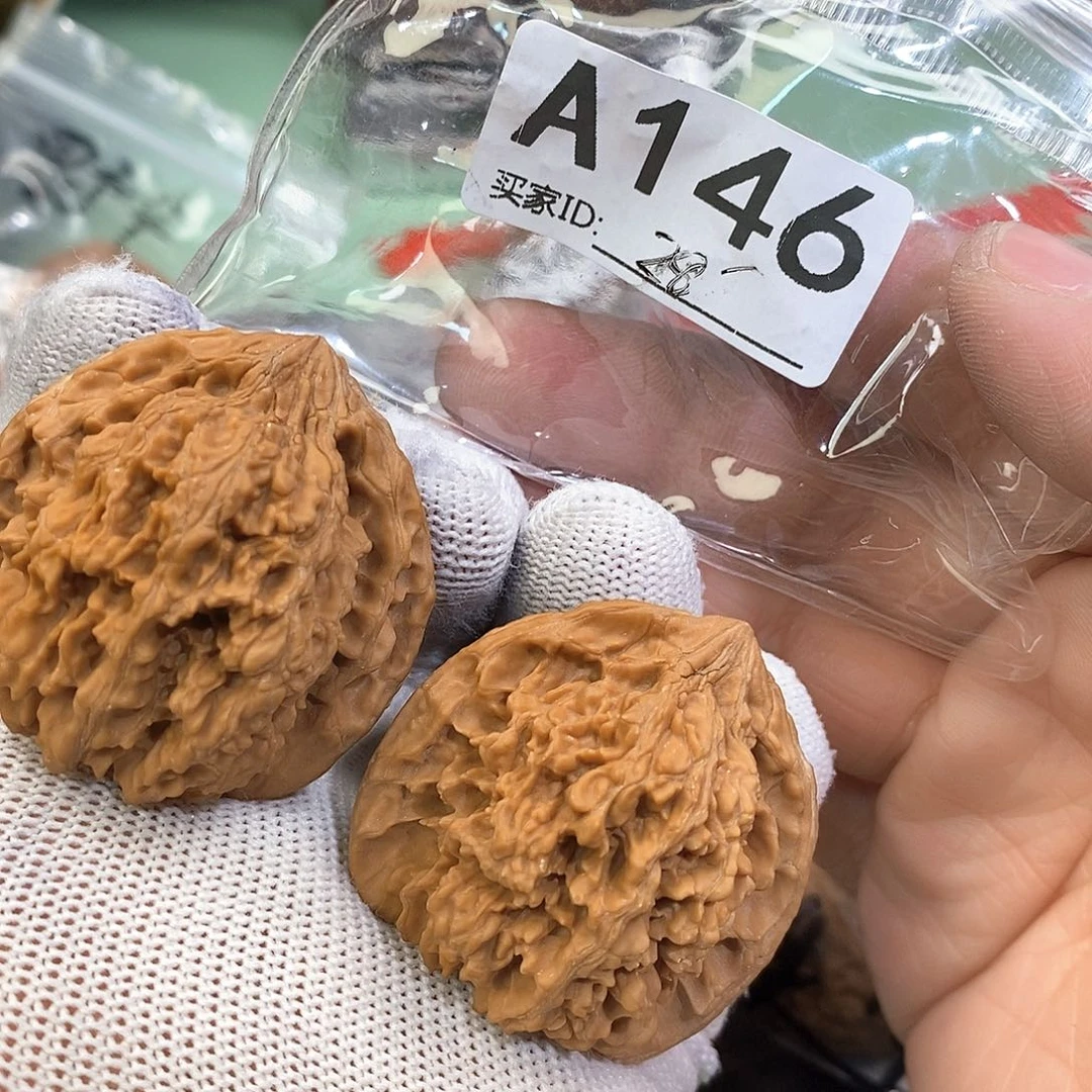 桃核把件满天星41尺。