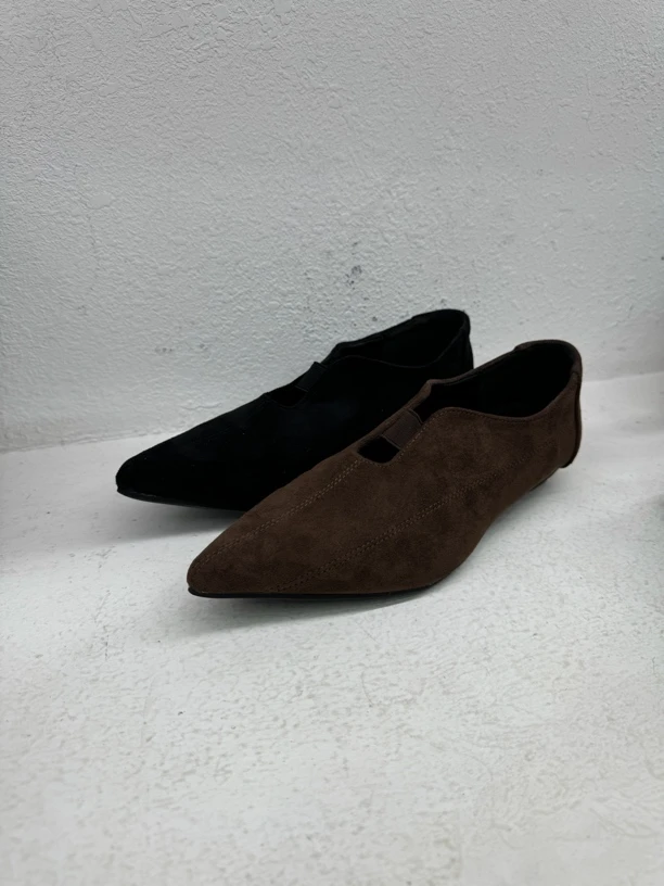 尖头低跟春季一脚蹬单鞋黑色休闲欧若精灵风