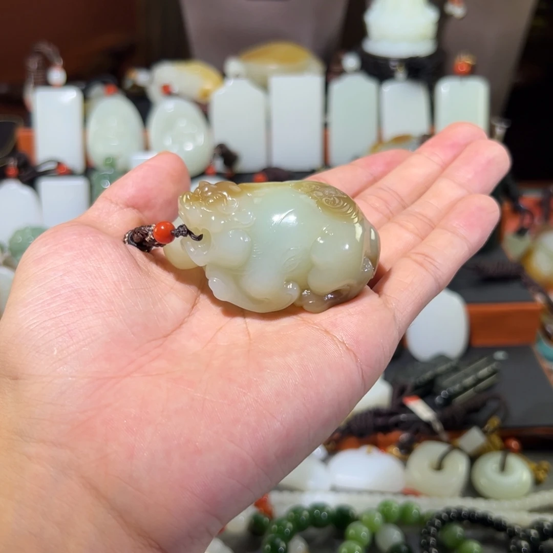 未镶嵌和田玉（糖玉）把件